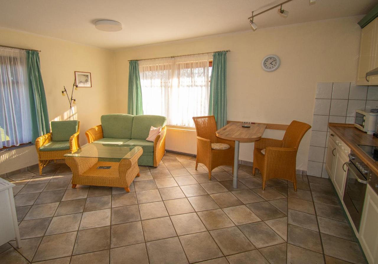 Inselhotel Kapitaen Tadsen / Amrum Nebel Eksteriør bilde